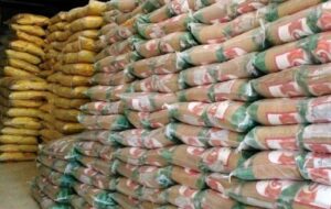 70 هزار تن برنج و 220 هزار تن روغن در بازار توزیع شد 70 هزار تن برنج و 220 هزار تن روغن در بازار توزیع شد