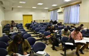 آزمون ورود به حرفه مهندسی در سمنان آغاز شد آزمون ورود به حرفه مهندسی در سمنان آغاز شد