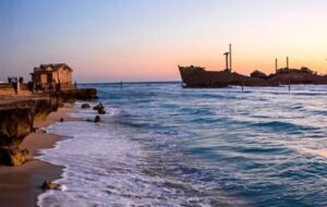 آقای پزشکیان! حاکمیت کیش را به کدام بیگانه تفویض کردهاید؟ آقای پزشکیان! حاکمیت کیش را به کدام بیگانه تفویض کردهاید؟