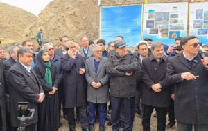 اتمام عملیات ریل گذاری راهآهن اردبیل-میانه با حضور وزیر راه و شهرسازی اتمام عملیات ریل گذاری راهآهن اردبیل-میانه با حضور وزیر راه و شهرسازی