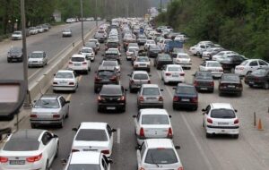 ادامهی ترافیک شدید در جادههای شمالی کشور ادامهی ترافیک شدید در جادههای شمالی کشور