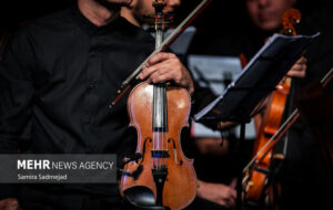 از شکستن بغض شاعر در «برمودا» تا توصیه انگیزشی خوانندهای که مدیر شد از شکستن بغض شاعر در «برمودا» تا توصیه انگیزشی خوانندهای که مدیر شد
