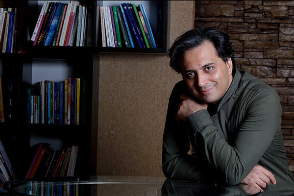 از شکستن بغض شاعر در «برمودا» تا توصیه انگیزشی خوانندهای که مدیر شد از شکستن بغض شاعر در «برمودا» تا توصیه انگیزشی خوانندهای که مدیر شد