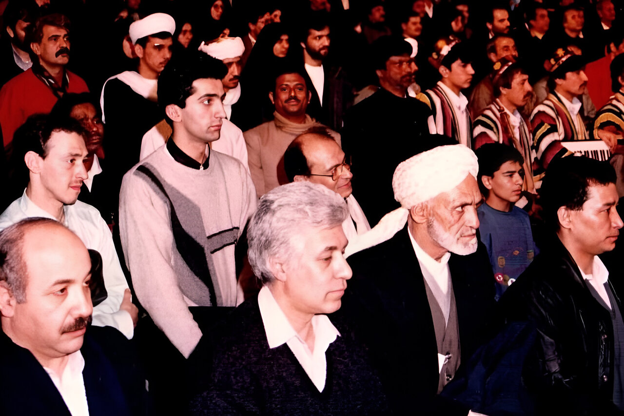 از شکستن بغض شاعر در «برمودا» تا توصیه انگیزشی خوانندهای که مدیر شد از شکستن بغض شاعر در «برمودا» تا توصیه انگیزشی خوانندهای که مدیر شد