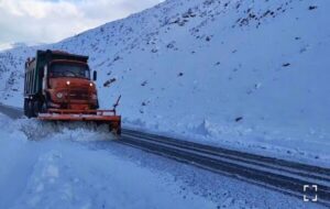 استمرار بارش برف و باران/ تلاش راهداران برای بازگشایی محورهای مواصلاتی استمرار بارش برف و باران/ تلاش راهداران برای بازگشایی محورهای مواصلاتی