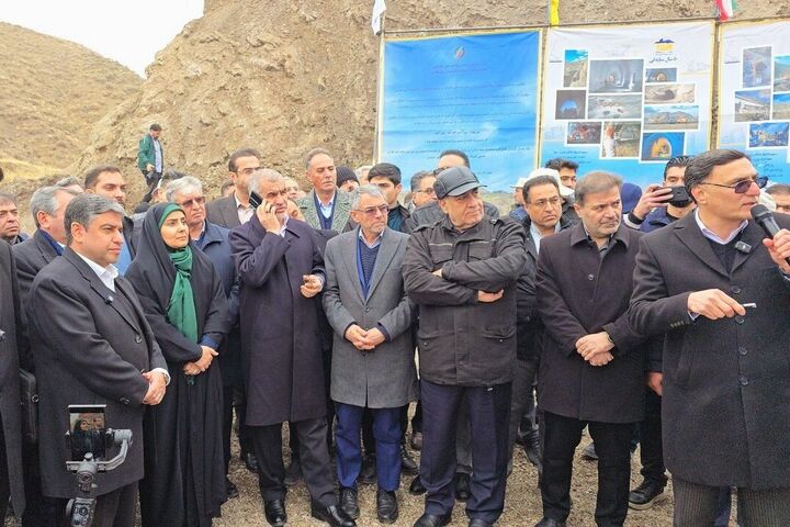 اطلاعنگاشت | رفع ۹۹۷ نقطه پرحادثه در شبکه راههای کشور در دولت چهاردهم اتمام عملیات ریل گذاری راهآهن اردبیل-میانه با حضور وزیر راه و شهرسازی