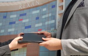 امضای تفاهمنامه همکاری هتل فرودگاهی با انجمن بهبود و توسعه سطح سلامت روانی کشور امضای تفاهمنامه همکاری هتل فرودگاهی با انجمن بهبود و توسعه سطح سلامت روانی کشور