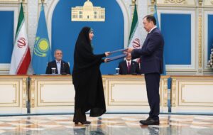 امضای ۱۴ سند و تفاهمنامه همکاری میان ایران و قزاقستان امضای ۱۴ سند و تفاهمنامه همکاری میان ایران و قزاقستان