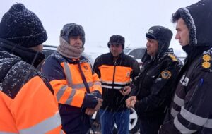 انجام ۲ هزار کیلومتر برفروبی در محورهای کرمان/ باز بودن محورهای شریانی و ۲۵ گردنه برفگیر استان انجام ۲ هزار کیلومتر برفروبی در محورهای کرمان/ باز بودن محورهای شریانی و ۲۵ گردنه برفگیر استان