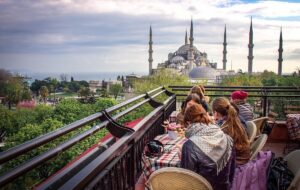 ایرانیان سالیانه چقدر در ترکیه خرج میکنند؟ ایرانیان سالیانه چقدر در ترکیه خرج میکنند؟