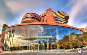 با دانستن این نکات، بهترین هتل را برای تور شیراز رزرو کن! با دانستن این نکات، بهترین هتل را برای تور شیراز رزرو کن!