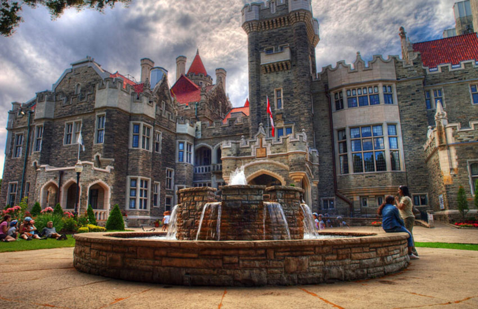 با پرواز تهران به تورنتو از قلعه کاسا لوما دیدن کنید با پرواز تهران به تورنتو از قلعه کاسا لوما دیدن کنید