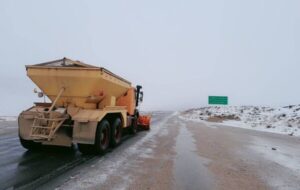 بارش برف و باران در جادههای ۹ استان کشور بارش برف و باران در جادههای ۹ استان کشور