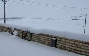 بارش سنگین برف در روستاهای کاشان بارش سنگین برف در روستاهای کاشان