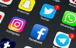 بازداشت به دلیل اظهار نظر در شبکههای اجتماعی / افزایش روند دستگیری فعالان فضای مجازی در افغانستان بازداشت به دلیل اظهار نظر در شبکههای اجتماعی / افزایش روند دستگیری فعالان فضای مجازی در افغانستان