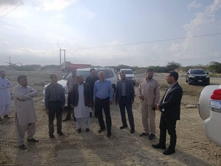 بازدید مشاور وزیر و فرمانده مرکز مقاومت بسیج وزارت راه و شهرسازی از پروژههای جنوب استان سیستان و بلوچستان بازدید مشاور وزیر و فرمانده مرکز مقاومت بسیج وزارت راه و شهرسازی از پروژههای جنوب استان سیستان و بلوچستان