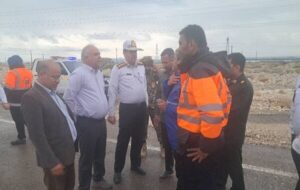 بازدید میدانی عباس شرفی، مدیرکل راهداری و حمل و نقل جادهای استان هرمزگان و فرمانده پلیس راه از محورهای بندرخمیر بازدید میدانی عباس شرفی، مدیرکل راهداری و حمل و نقل جادهای استان هرمزگان و فرمانده پلیس راه از محورهای بندرخمیر