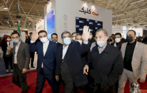 بازدید وزیر میراث فرهنگی، گردشگری و صنایع دستی از غرفه سه کلیک بازدید وزیر میراث فرهنگی، گردشگری و صنایع دستی از غرفه سه کلیک