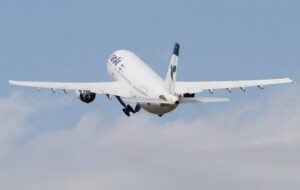 بازگشت ۳ فروند هواپیما به خطوط پروازی پس از تعمیرات تخصصی/۳۳۱ صندلی به ظرفیت «هما» اضافه شد بازگشت ۳ فروند هواپیما به خطوط پروازی پس از تعمیرات تخصصی/۳۳۱ صندلی به ظرفیت «هما» اضافه شد