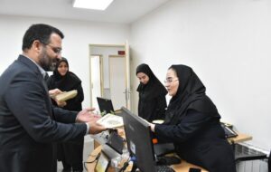 ببینید |تجلیل مدیرکل راه و شهرسازی استان سمنان از بانوان اداره کل ببینید |تجلیل مدیرکل راه و شهرسازی استان سمنان از بانوان اداره کل