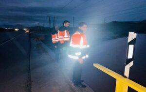 ببینید| تلاش شبانه راهداران هرمزگان ببینید| تلاش شبانه راهداران هرمزگان