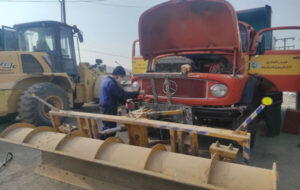 ببینید| عملیات نصب تیغه برفروب ماشین آلات راهداری مستقر در راهدارخانه چهار زبر استان کرمانشاه ببینید| عملیات نصب تیغه برفروب ماشین آلات راهداری مستقر در راهدارخانه چهار زبر استان کرمانشاه