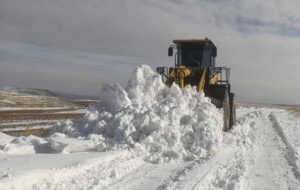 ببینید|برفروبی و پاکسازی راههای روستایی توابع شهرستان دهگلان باتلاش راهداران شهرستان دهگلان کردستان ببینید|برفروبی و پاکسازی راههای روستایی توابع شهرستان دهگلان باتلاش راهداران شهرستان دهگلان کردستان