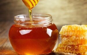 بحران پنهان در بازار عسل/ وقتی زنبوردار میجنگد اما بازار رهاست/ جولان عسلهای تقلبی! بحران پنهان در بازار عسل/ وقتی زنبوردار میجنگد اما بازار رهاست/ جولان عسلهای تقلبی!