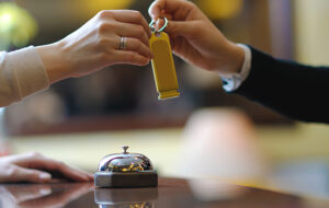 برای اقامت در هتل چه مدارکی را باید همراه داشته باشیم؟ / پذیرش خانم های مجرد ممنوع است؟ برای اقامت در هتل چه مدارکی را باید همراه داشته باشیم؟ / پذیرش خانم های مجرد ممنوع است؟