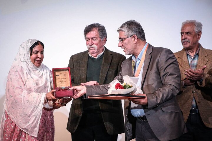 بزرگداشت مستندساز عاشق ایران؛ فضا را برای جوانترها باز کنید بزرگداشت مستندساز عاشق ایران؛ فضا را برای جوانترها باز کنید