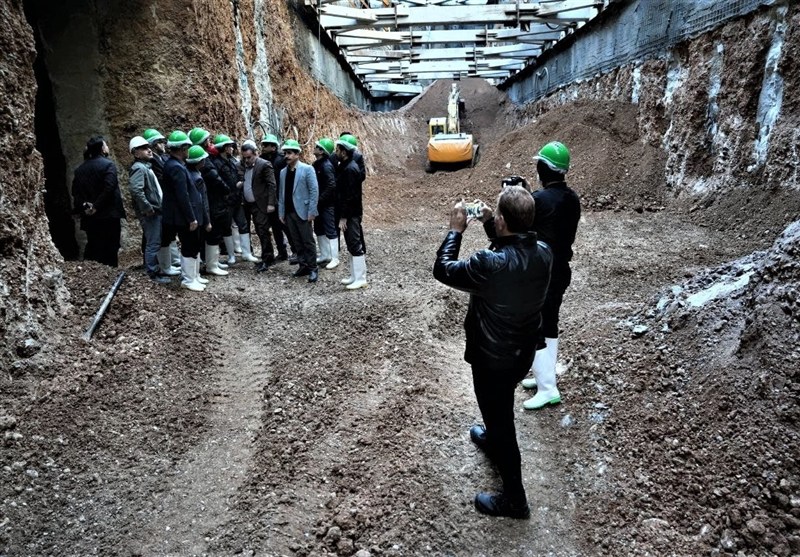 بلاتکلیفی 20 ساله قطار شهری کرمانشاه/ حصار ستونهای غولپیکر/ از تراموا تا مونوریل و دوباره مترو! اخبار استان کرمانشاه , اخبار کرمانشاه , مترو (قطار شهری) ,