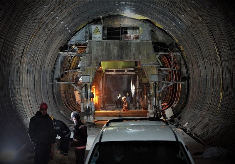 بلاتکلیفی 20 ساله قطار شهری کرمانشاه/ حصار ستونهای غولپیکر/ از تراموا تا مونوریل و دوباره مترو! اخبار استان کرمانشاه , اخبار کرمانشاه , مترو (قطار شهری) ,