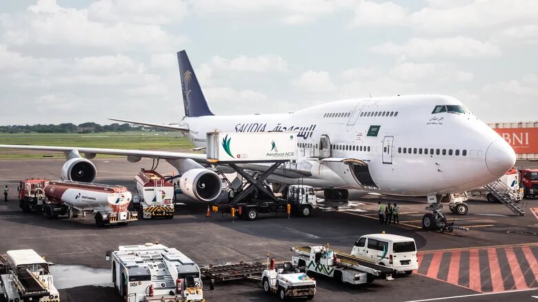 «بوئینگ ۷۴۷» در هر کیلومتر چقدر بنزین میسوزاند؟ / نگاهی به مصرف غول افسانهای آسمان «بوئینگ ۷۴۷» در هر کیلومتر چقدر بنزین میسوزاند؟ / نگاهی به مصرف غول افسانهای آسمان