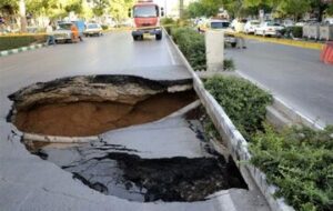 بیتاللهی: درباره خطر فرونشست شهرک ولیعصر هشدار داده بودیم/خط آهن تهران- تبریز در خطر فرونشست بیتاللهی: درباره خطر فرونشست شهرک ولیعصر هشدار داده بودیم/خط آهن تهران- تبریز در خطر فرونشست