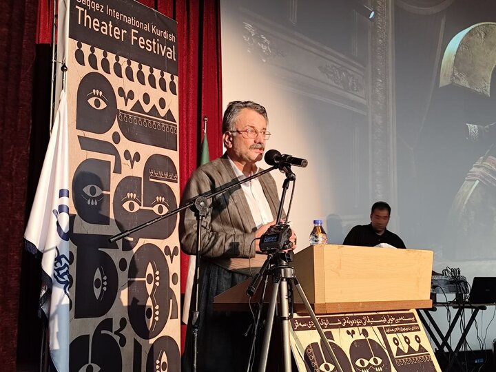 بیست سال روایت، همدلی و گفتگو؛ تئاتر کُردی سقز صحنه همزبانی ملتها بیست سال روایت، همدلی و گفتگو؛ تئاتر کُردی سقز صحنه همزبانی ملتها