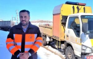 بیش از ۴ هزار و ۹۸۰ کیلومتر سرویس عملیات برفروبی و نمکپاشی در راههای استان قم بیش از ۴ هزار و ۹۸۰ کیلومتر سرویس عملیات برفروبی و نمکپاشی در راههای استان قم