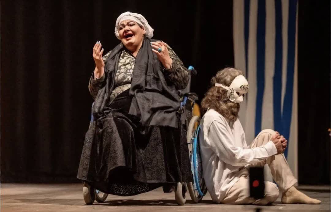 تجربه ای متفاوت از تئاتر روی صحنه نمایش تجربه ای متفاوت از تئاتر روی صحنه نمایش