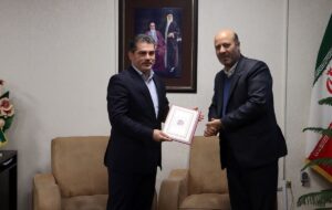 تقدیر مدیرعامل شرکت آزمایشگاه فنی و مکانیک خاک از مدیرکل راه و شهرسازی آذربایجان شرقی تقدیر مدیرعامل شرکت آزمایشگاه فنی و مکانیک خاک از مدیرکل راه و شهرسازی آذربایجان شرقی