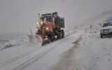 تلاش شبانهروزی راهداران در دل راههای برفی؛ اجرای ۹۰ هزار کیلومتر عملیات برفروبی تلاش شبانهروزی راهداران در دل راههای برفی؛ اجرای ۹۰ هزار کیلومتر عملیات برفروبی
