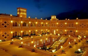 تورهای مخصوص شب یلدا / سفر به یزد و بوشهر چقدر آب میخورد؟ تورهای مخصوص شب یلدا / سفر به یزد و بوشهر چقدر آب میخورد؟