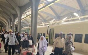 جابجایی حجاج با قطار در مسیر مکه به مدینه جابجایی حجاج با قطار در مسیر مکه به مدینه