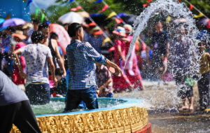 جشن آب در ارمنستان چه موقع است؟ + لیست قیمت تور ایروان جشن آب در ارمنستان چه موقع است؟ + لیست قیمت تور ایروان