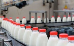 جواب عجیب تولیدکنندگان لبنیات برای گران کردن هفتگی محصولات لبنی! جواب عجیب تولیدکنندگان لبنیات برای گران کردن هفتگی محصولات لبنی!