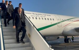 حاشیه نگاری خبرنگار تسنیم از سفر پزشکیان به بیرجند/از عدم دعوت رسانهها تا آلرژی رئیس جمهور به گل نرگس حاشیه نگاری خبرنگار تسنیم از سفر پزشکیان به بیرجند/از عدم دعوت رسانهها تا آلرژی رئیس جمهور به گل نرگس