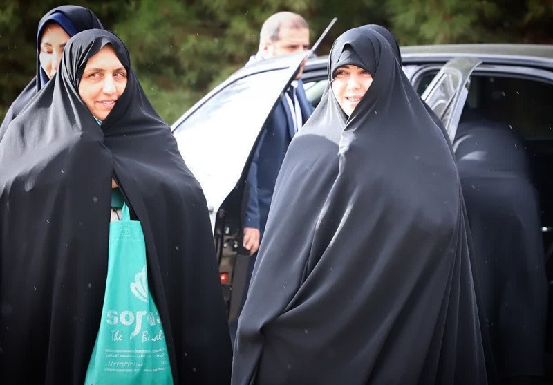 دختر شهید رئیسی: زن مسلمان، سرمایه تمدنی و هویتی جامعه اسلامی است دختر شهید رئیسی: زن مسلمان، سرمایه تمدنی و هویتی جامعه اسلامی است