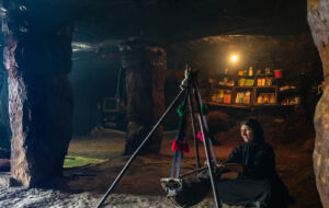 در این منطقه از ایران، غارنشینی رواج دارد! + عکس در این منطقه از ایران، غارنشینی رواج دارد! + عکس