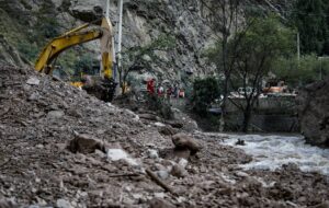 دلیل وقوع سیلابهای یخچالی در مازندران چیست؟ دلیل وقوع سیلابهای یخچالی در مازندران چیست؟