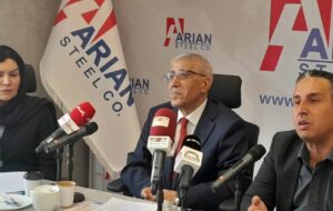 دولت منتظر تغییر سالیانه حداقل دستمزدها نباشد؛ حقوق پایه حداقل ۳۰۰ دلار/ بانک های بی رحم دولت منتظر تغییر سالیانه حداقل دستمزدها نباشد؛ حقوق پایه حداقل ۳۰۰ دلار/ بانک های بی رحم