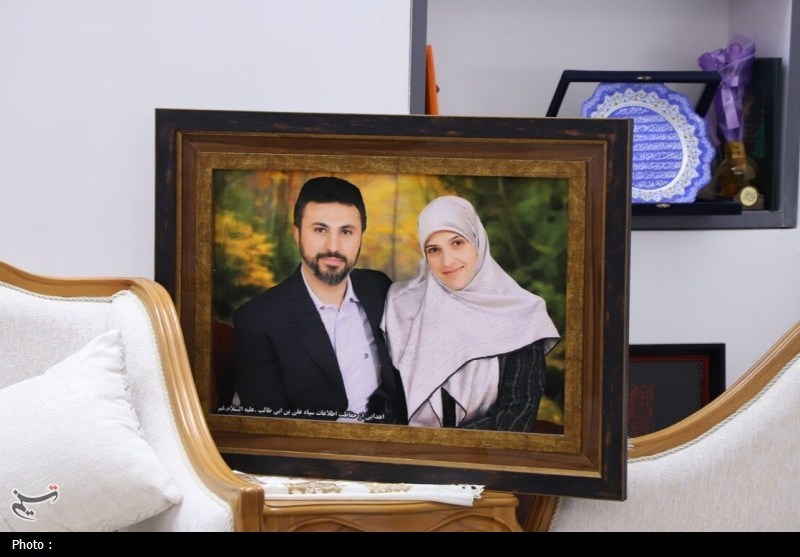 روایت فرزند شهیدان معصومه کرباسی و عواضه از سبک زندگی یک خانواده مقاوم تربیت فرزند , حزب الله لبنان , خانواده شهدا , اخبار قم ,