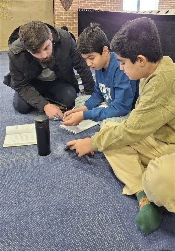 رونمایی از کتاب نوجوانان واوانی اسلامشهر درباره سیره سردار سلیمانی اخبار اسلامشهر , سردار قاسم سلیمانی , کتاب و ادبیات , کتاب کودک و نوجوان , نویسندگان ,